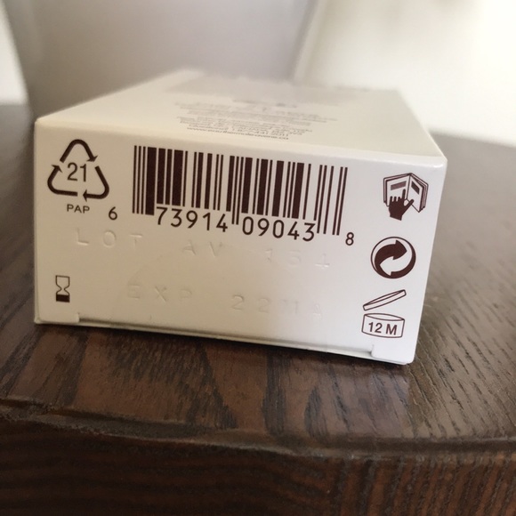 $5 w/purchase - Unopened Avene Sunscreen SPF 50 - Picture 5 of 6